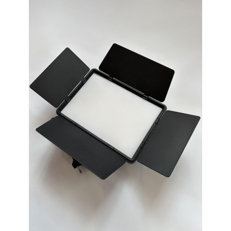 Світлодіодна лампа Led-панель для зйомки з пультом і штативом Camera light RL-900 Black Світлодіодна лампа Led-панель для зйомки з пультом і штативом Camera light RL-900 Black