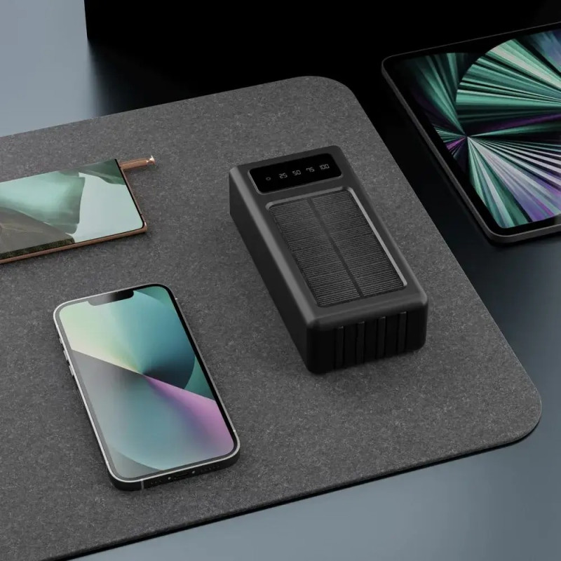 Портативний зарядний пристрій 30000 mAh із сонячною панеллю та 4-ма вбудованими шнурами USB microUSB Type-C Lightning K-300 Чорний