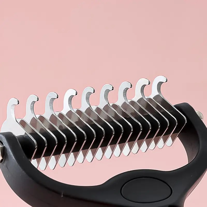 Колтуноріз із широким зубом для котів та собак з нержавіючої сталі та пластику з робочою частиною 95мм Taotaopets 097718 Pink