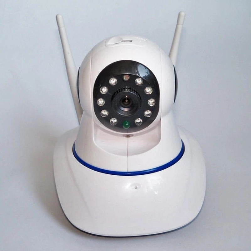 Бездротова поворотна WiFi HD IP камера відеоспостереження купольна 720p White/Black Бездротова поворотна WiFi HD IP камера відеоспостереження купольна 720p White/Black