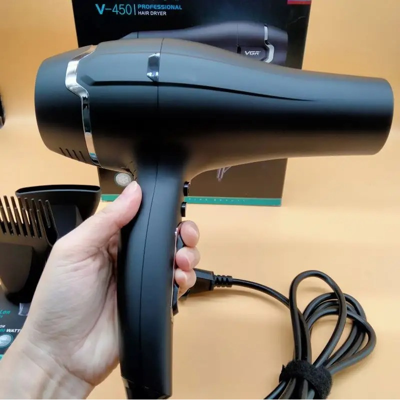 Професійний фен для волосся з набором насадок, Turbo режимом та іонізацією VGR V-450 2400Вт Black