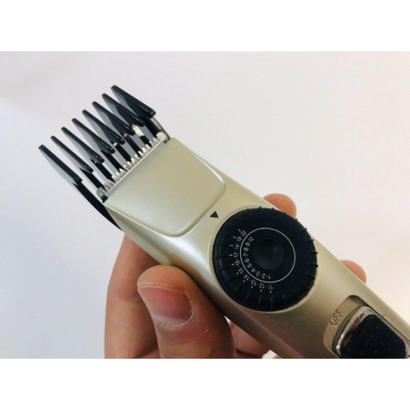 Універсальна машинка тример для стрижки волосся бездротова VGR V-031 Pro + Щіточка для чищення