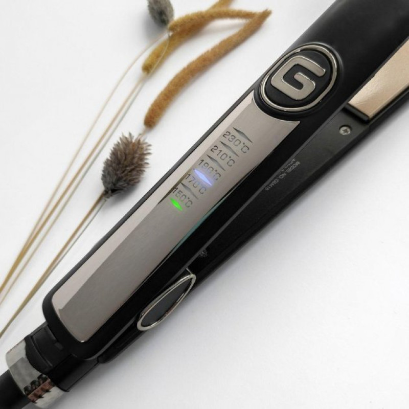 Плойка з керамічним покриттям та регулюванням температури 150-230 градусів 35Вт Geemy GM-416 Чорний