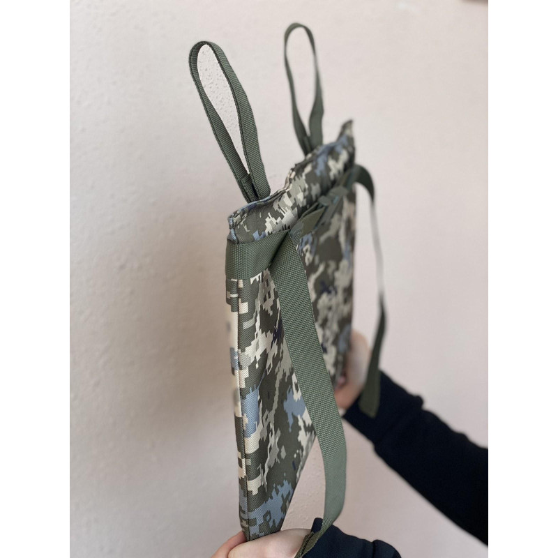 Каремат для сидіння Оксфорд 600D з наповнювачем ізолон та кріпленням MOLLE на пояс 32x42x2,5см Піксель