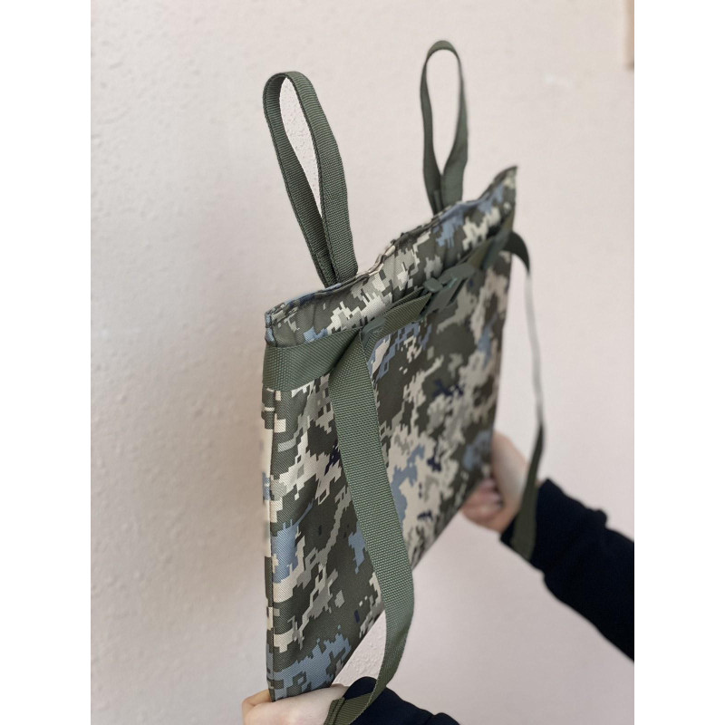 Каремат для сидіння Оксфорд 600D з наповнювачем ізолон та кріпленням MOLLE на пояс 32x42x2,5см Піксель